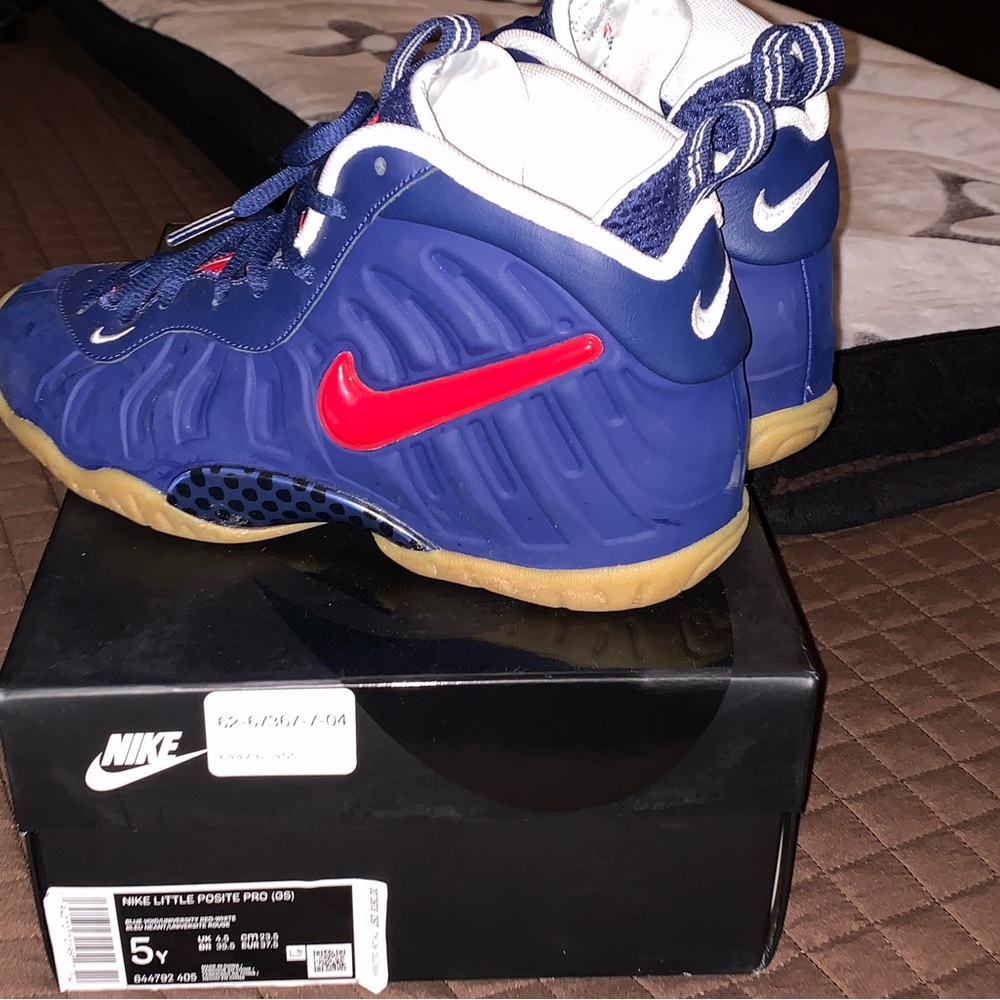 Nike 5y but ladies size 7